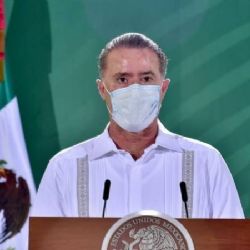 Gobernador de Mazatlán demuestra afición por el Club América