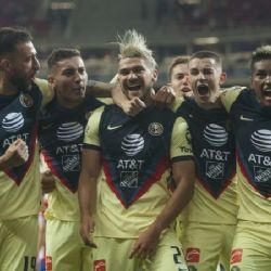 Video | Jugadores del América se enfrentan en una 'reta' de 1 vs 1