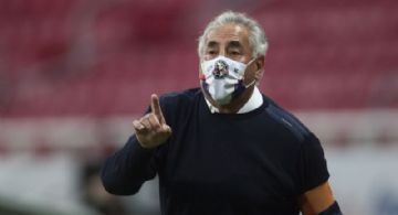 Oficial | Leonardo Cuéllar presenta su renuncia del América Femenil tras perder en el Clásico Nacional