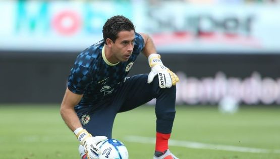 Afición del Club América revienta al arquero suplente Oscar Jiménez tras los goles recibidos ante Rayados
