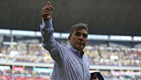 Video | Carlos Reinoso recibe un emotivo homenaje por parte del Club América