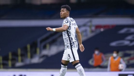 Guillermo Ochoa se rinde ante Roger Martínez tras su actuación contra Tigres