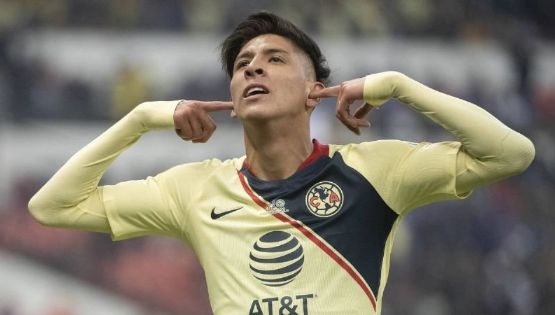 Video | Afición del Ajax corea el nombre del canterano americanista Edson Álvarez