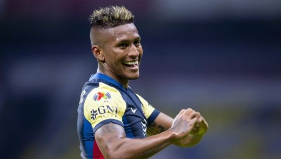 El mediocampista peruano, Pedro Aquino, se rinde ante Santiago Solari por su trabajo en América