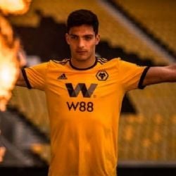 Raúl Jiménez se une a la Premier League y alza la voz en contra del acoso en redes sociales