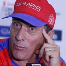 Pedro Troglio, entrenador argentino del Olimpia, compara enfrentar al América con jugar una final de Copa del Mundo