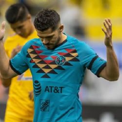 Henry Martín muestra su lado más humano y tiene gran detalle con aficionada con enfermedad crónica