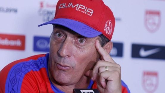 Pedro Troglio, entrenador argentino del Olimpia, compara enfrentar al América con jugar una final de Copa del Mundo