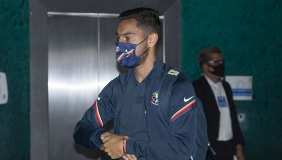 Sebastián Cáceres le pide matrimonio a su pareja en el Estadio Azteca y con un Jersey del América
