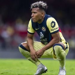 El delantero del Club América, Roger Martínez con problemas legales en Colombia