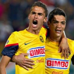 Emotivo encuentro entre los canteranos del Club América, Diego Reyes y Raúl Jiménez