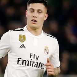 Descartan interés del Club América por el delantero español Cristo González