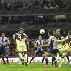 Video | Roger Martínez anota golazo dejando a dos defensas en el suelo