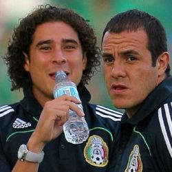 Memo Ochoa cerca de romper récord histórico de Cuauhtémoc Blanco en Selección Mexicana 