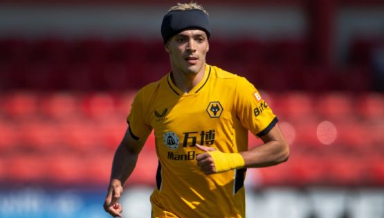 Wolverhampton felicita a Raúl Jiménez por el primer cumpleaños de su hija