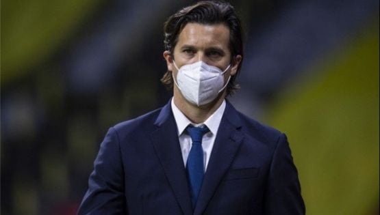 Santiago Solari explota contra el arbitraje del Querétaro vs América 