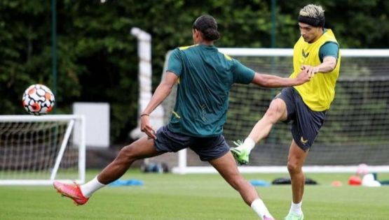 El canterano americanista Raúl Jiménez responde ante la posibilidad de hacer dupla con Rogelio Funes Mori en el Tricolor