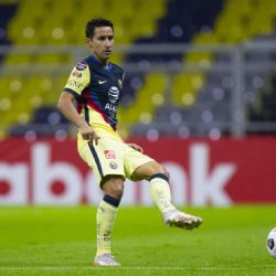 Luis Fuentes reconoce que el América está obligado al título por su grandeza y afición 