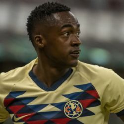 Renato Ibarra se mantiene en el América trabajando al parejo del equipo