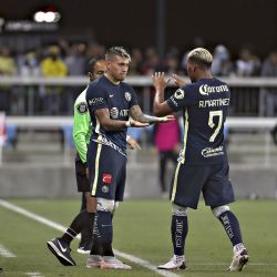 Nico Castillo es ovacionado por la afición del Club América en el partido frente al Atlas 