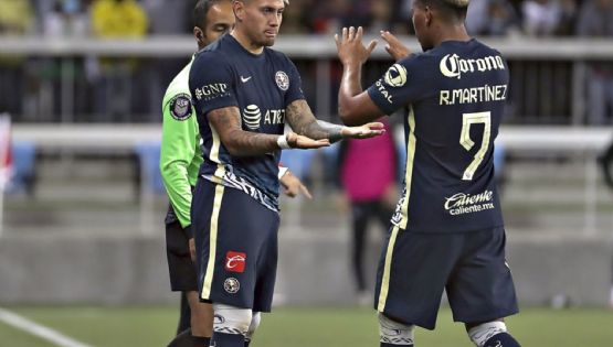 Nico Castillo es ovacionado por la afición del Club América en el partido frente al Atlas 