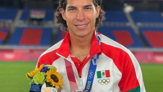 El Real Betis de España presume la medalla olímpica del canterano americanista Diego Lainez