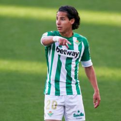 Real Betis le abre la puerta a Diego Lainez para jugar la UEFA Europa League