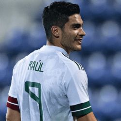 Los motivos de la FMF para retirar la solicitud de sanción para Raúl Jiménez