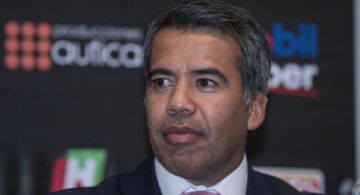 La leyenda azulcrema Pável Pardo se rinde ante el América de Santiago Solari 