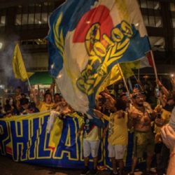 Afición azulcrema convive con jugadores del Club América previo al partido de Concachampions