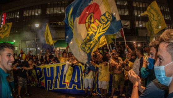 Afición azulcrema convive con jugadores del Club América previo al partido de Concachampions
