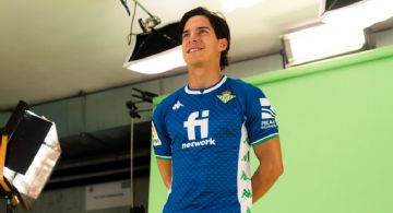 Real Betis se molesta con la forma en que trataron la lesión de Diego Lainez