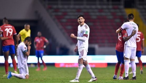 Edson Álvarez recibe nuevo reconocimiento en la Eredivisie de Holanda