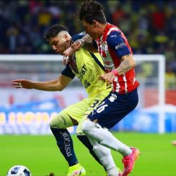 Jorge Sánchez muestra la herida que le causó la terrible entrada del 'Chicote' Calderón