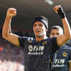 Leyenda de la Premier League hace reconocimiento a Raúl Jiménez 