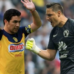 Emotivo encuentro de los examericanistas Moisés Muñoz y Salvador Cabañas 