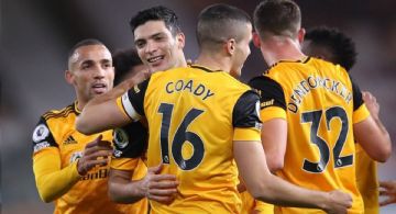 Jugador del Wolverhampton elogia a Raúl Jiménez como un de los mejores delanteros del mundo