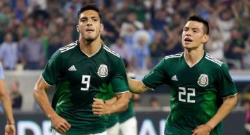 Chucky Lozano Lozano confiesa su alegría por el regreso de Raúl Jiménez a las canchas
