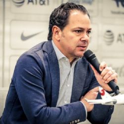 Santiago Baños se responsabiliza con la tardanza para cerrar refuerzos 