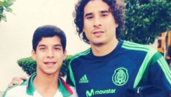 La emotiva historia de Diego Lainez con su ídolo Guillermo Ochoa