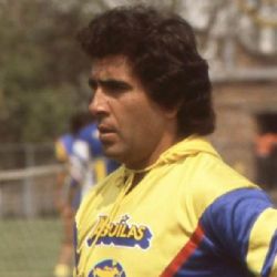 Carlos Reinoso tuvo que defenderse con golpes tras ser discriminado en el Club América