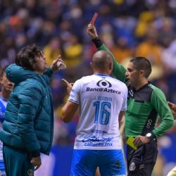 Auxiliar de Santiago Solari justifica su expulsión contra Puebla