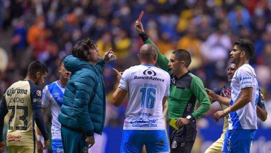 Auxiliar de Santiago Solari justifica su expulsión contra Puebla