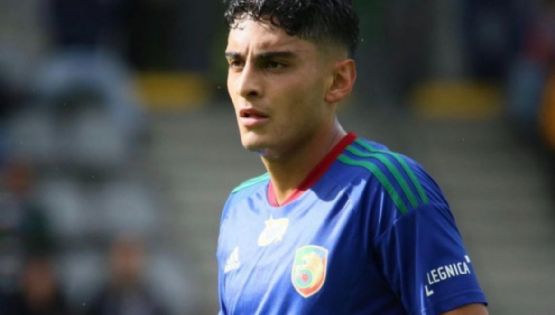 Video | Santiago Naveda es expulsado por fuerte codazo en el Fútbol de Polonia
