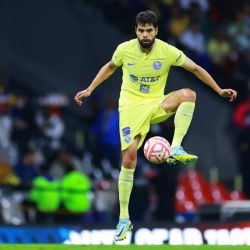 Néstor Araujo se consolida como el defensa central con mejor salida de la Liga MX