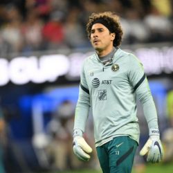 Adrián Chávez se ríe de las críticas en contra de Guillermo Ochoa