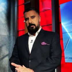 Álvaro Morales tunde en redes sociales a Guillermo Ochoa