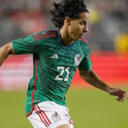 ¿Por qué la llegada de Diego Lainez a los Tigres es casi imposible?