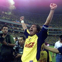 Iván Zamorano demuestra su apoyo a Henry Martín como delantero titular de la Selección Mexicana