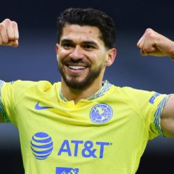 Selección Mexicana muestra peculiar celebración por el cumpleaños de Henry Martín